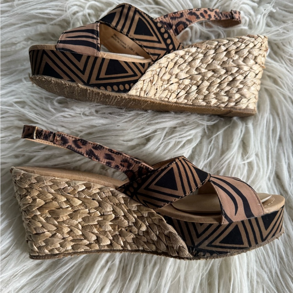 CL by Laundry NWT - Dream Again Wedge Sandal 7 1/2